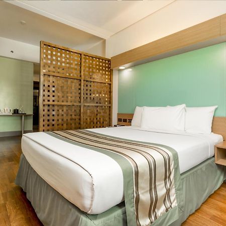 Microtel By Wyndham South Forbes Near Nuvali Santa Rosa  Zewnętrze zdjęcie