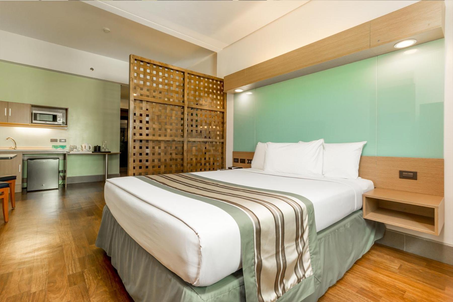 Microtel By Wyndham South Forbes Near Nuvali Santa Rosa  Zewnętrze zdjęcie