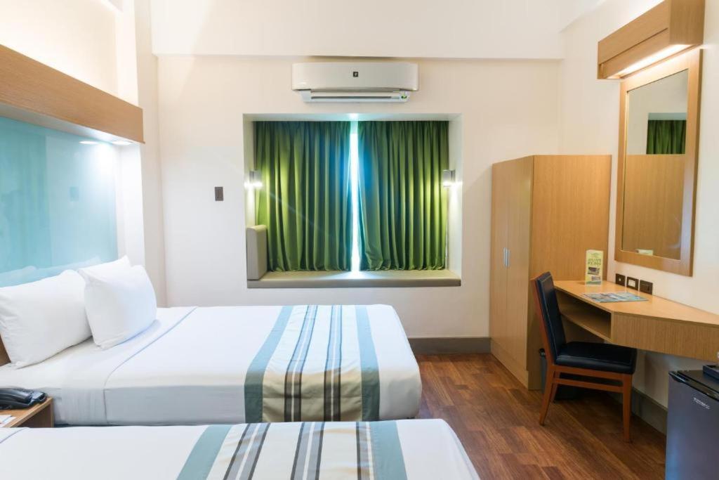 Microtel By Wyndham South Forbes Near Nuvali Santa Rosa  Zewnętrze zdjęcie