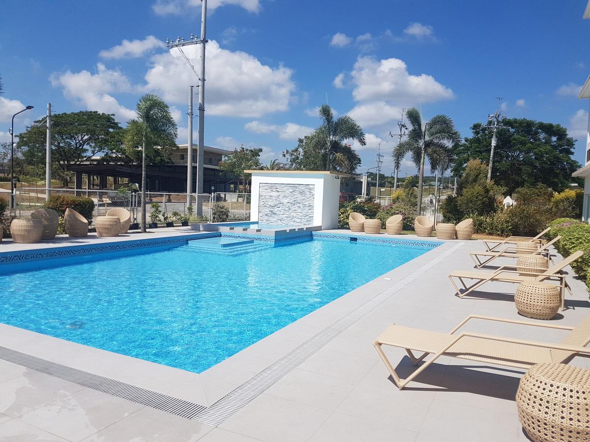 Microtel By Wyndham South Forbes Near Nuvali Santa Rosa  Zewnętrze zdjęcie