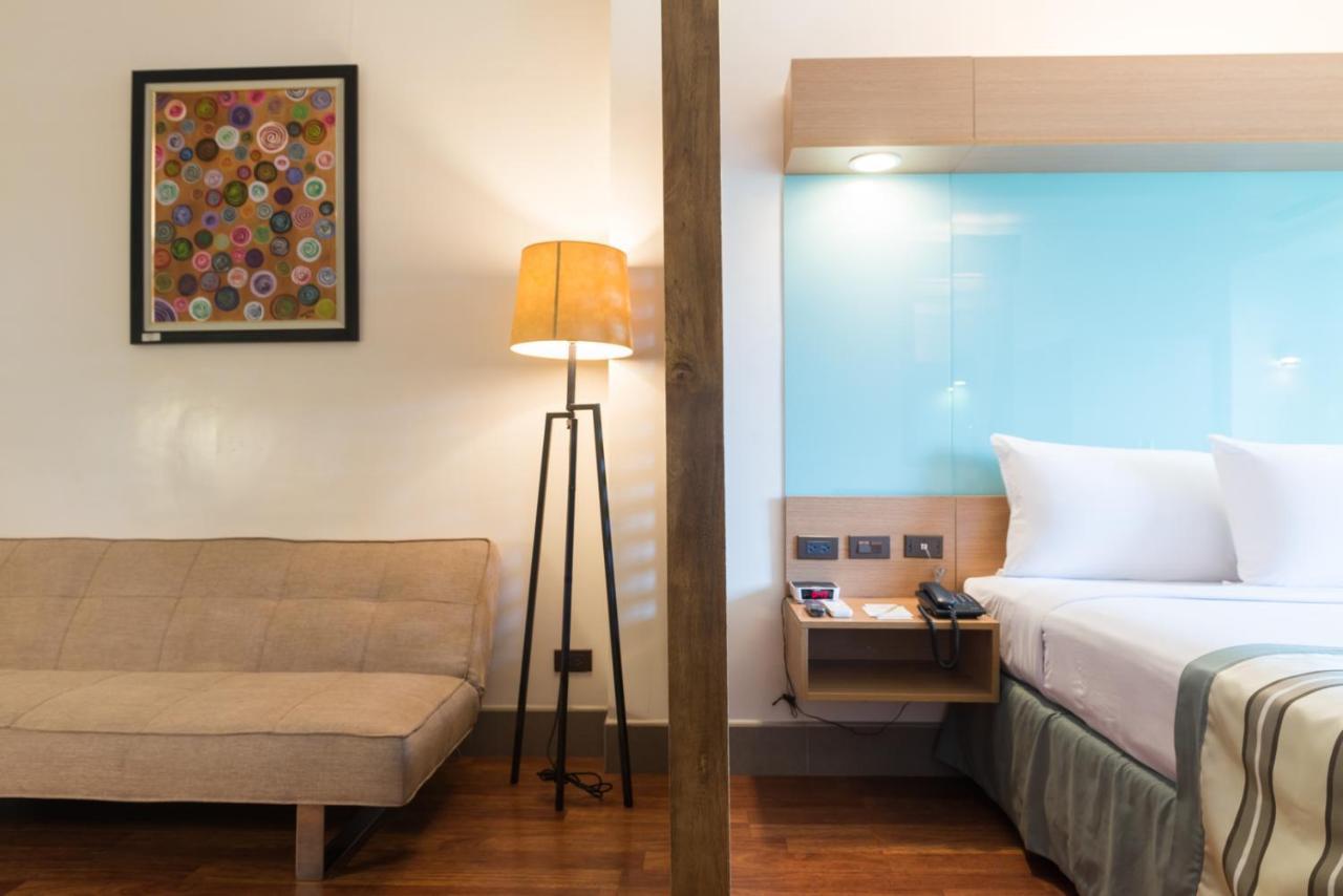 Microtel By Wyndham South Forbes Near Nuvali Santa Rosa  Zewnętrze zdjęcie